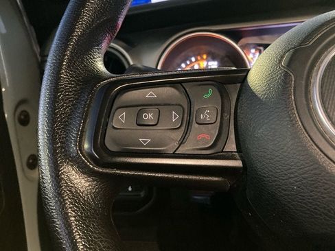 Used 2023 Jeep Gladiator Sport w/ Off Road Group image 12