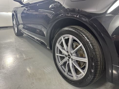 Used 2023 Audi Q5 e Premium Plus w/ Premium Plus Package AWD/4WD image 3