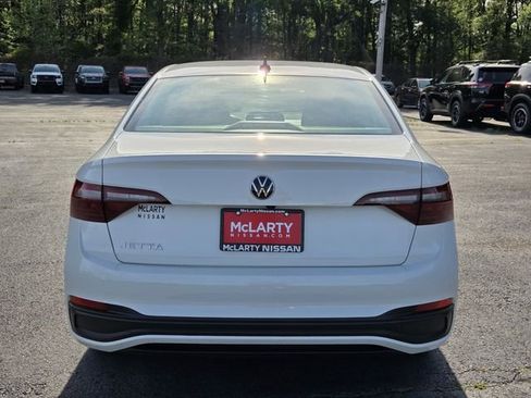 Used 2022 Volkswagen Jetta S FWD image 4