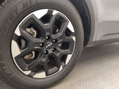 Used 2024 Kia Sorento S FWD image 31