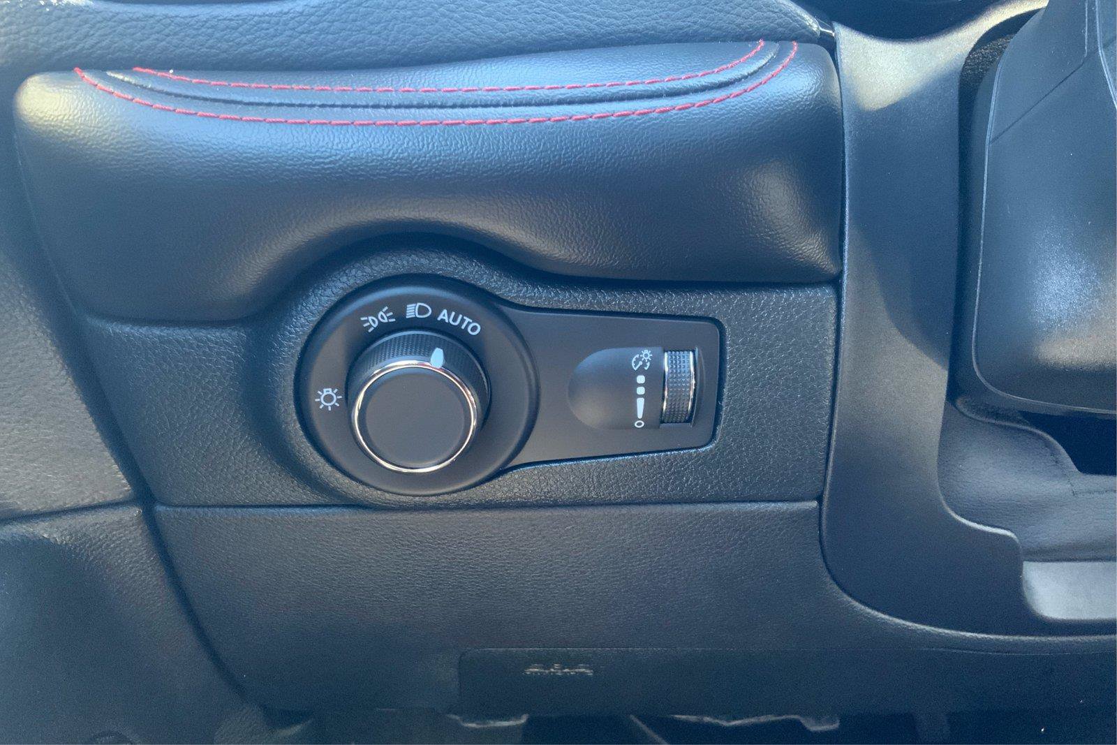 Used 2025 Dodge Durango R/T AWD/4WD image 17