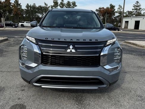 New 2026 Mitsubishi Outlander SE image 2