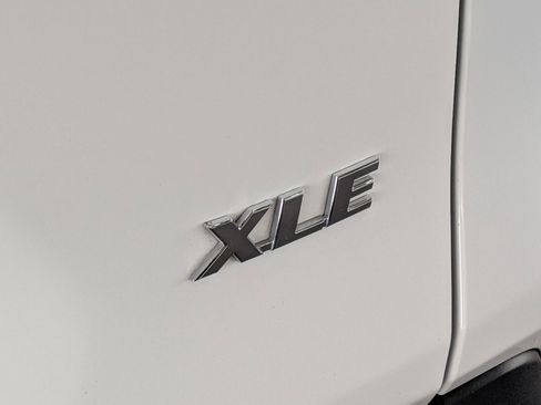 Certified 2025 Toyota RAV4 XLE FWD image 28