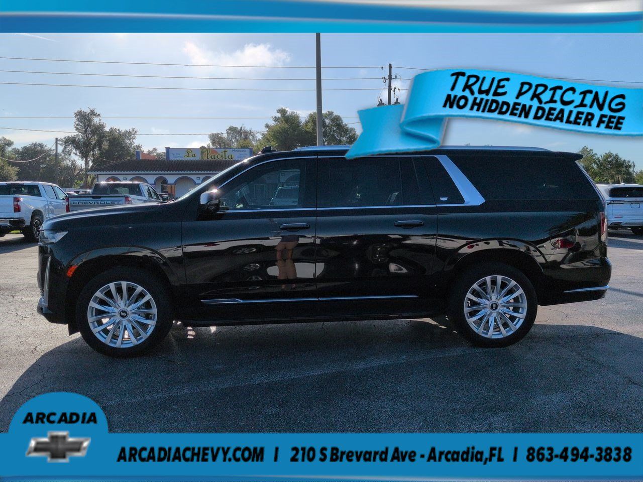 Certified 2023 Cadillac Escalade ESV Luxury RWD image 7