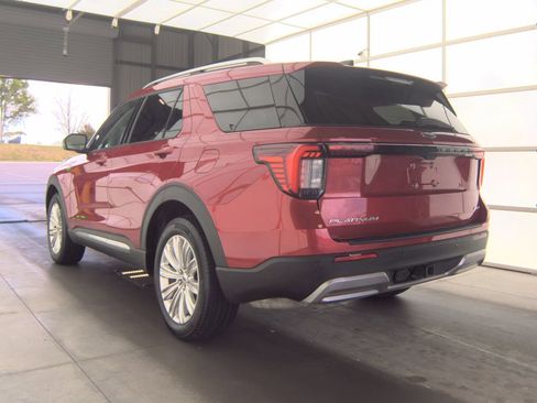 Used 2025 Ford Explorer Platinum w/ LUX Leather Package AWD/4WD image 18