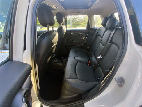 Used 2023 MINI Cooper 4-Door Hardtop FWD image 13