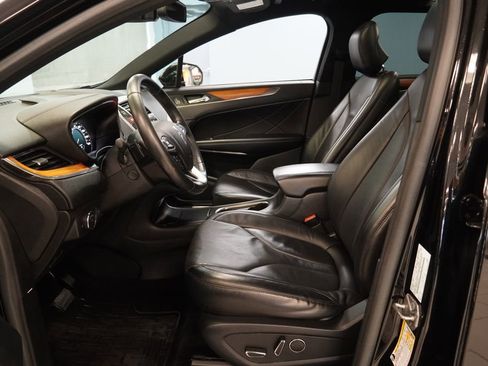 Used 2017 Lincoln MKC Reserve w/ Lincoln MKC Climate Package image 6