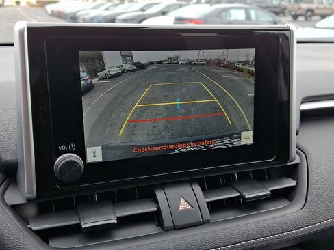 Used 2023 Toyota RAV4 LE image 17