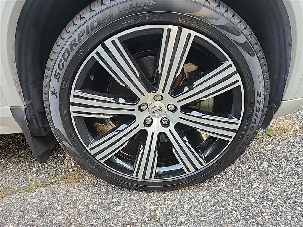 Certified 2024 Volvo XC90 T8 Core w/ Protection Package Premier AWD/4WD image 12