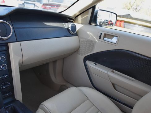Used 2008 Ford Mustang GT Premium RWD image 14
