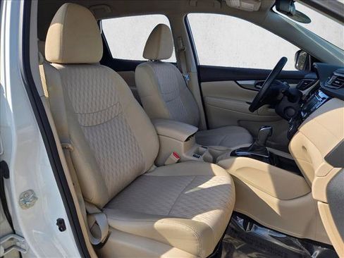 Used 2019 Nissan Rogue SV image 24