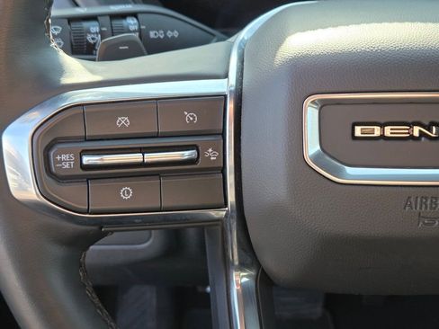 Used 2025 GMC Yukon Denali AWD/4WD image 27