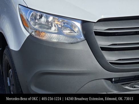 Used 2025 Mercedes-Benz Sprinter 2500 image 6