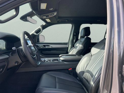 New 2026 Jeep Grand Wagoneer L Limited AWD/4WD image 9