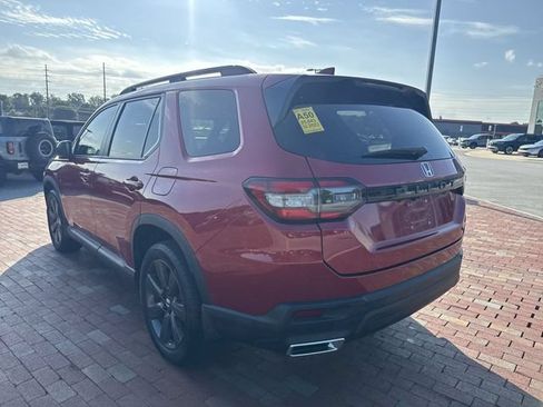 Used 2023 Honda Pilot Sport image 7