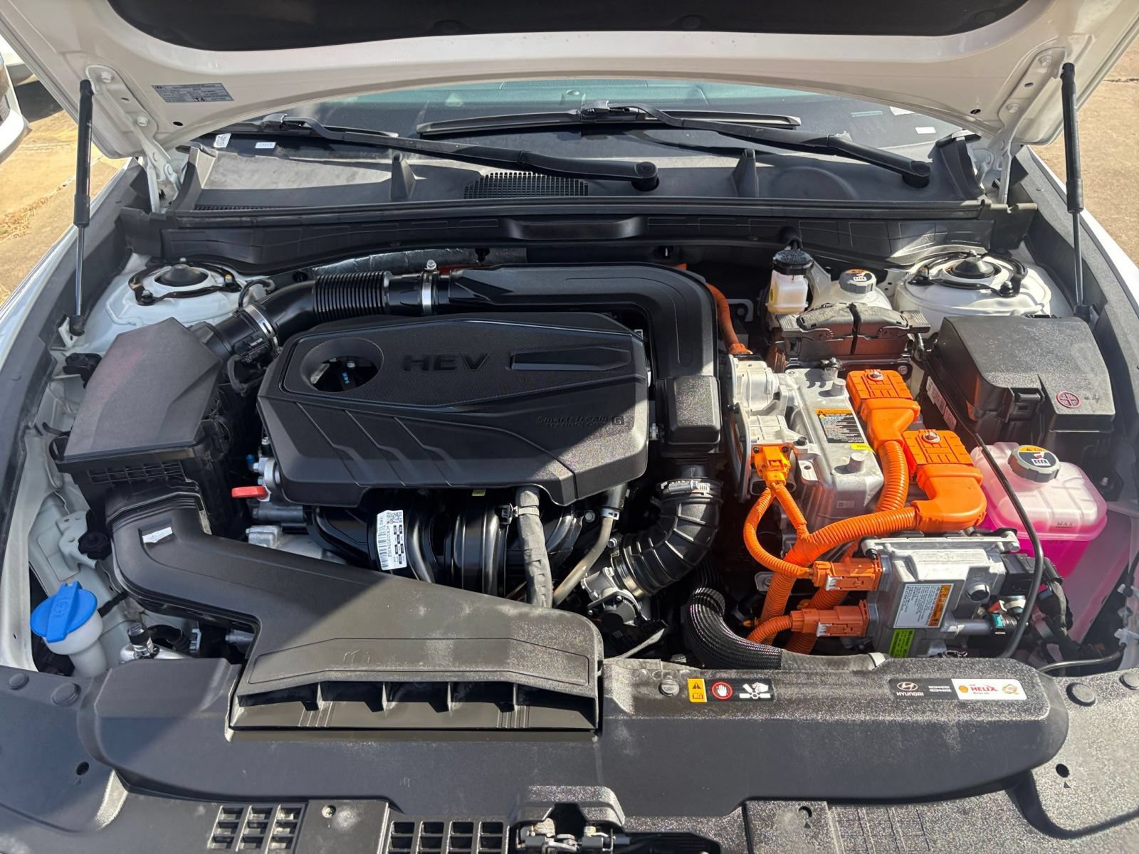 Used 2025 Hyundai Sonata SEL FWD image 31