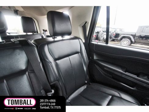 Used 2024 Ford Expedition XLT image 12