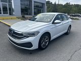 Used 2022 Volkswagen Jetta SE image 2