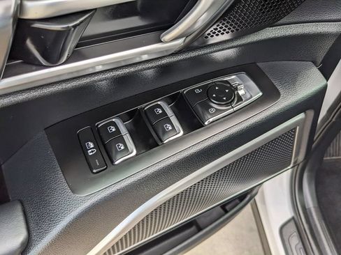 Used 2025 Kia Telluride S AWD/4WD image 21