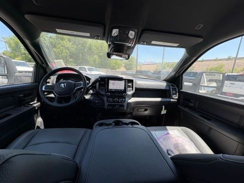 New 2025 RAM 2500 Tradesman w/ Chrome Appearance Group image 27