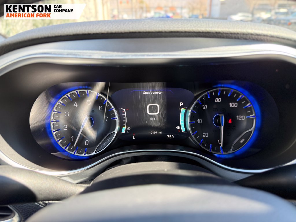 Used 2026 Chrysler Pacifica Limited AWD/4WD image 18