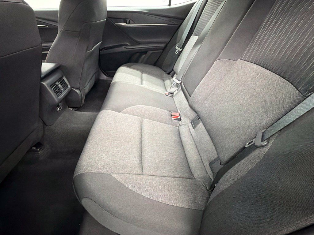 Used 2026 Toyota Camry LE FWD image 38
