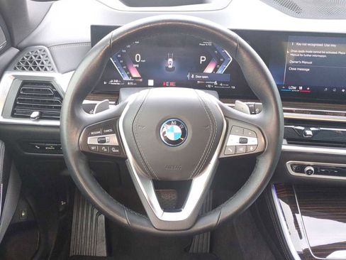 Used 2025 BMW X5 xDrive50e image 11