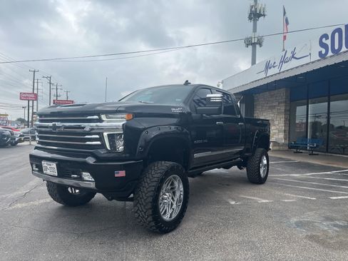 Used 2022 Chevrolet Silverado 2500 High Country AWD/4WD image 4