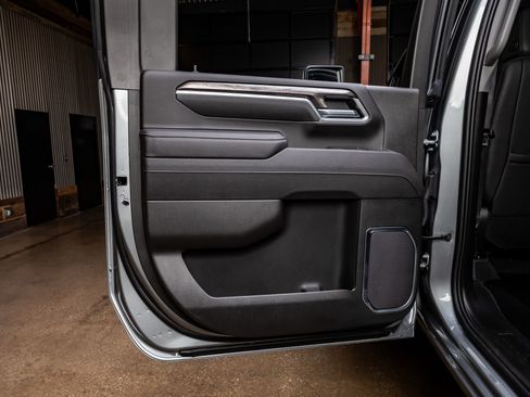 Used 2025 Chevrolet Silverado 2500 LTZ w/ LTZ Premium Package image 35