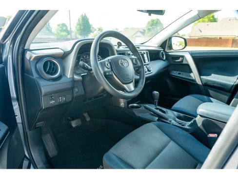 Used 2014 Toyota RAV4 LE AWD/4WD image 10