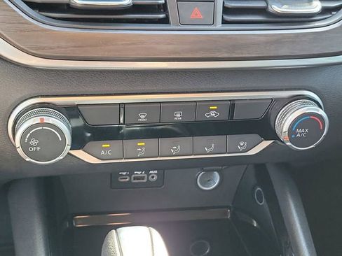 Used 2024 Nissan Altima 2.5 SV image 28