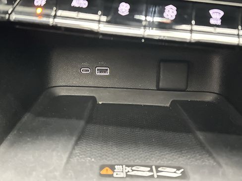 Used 2024 Chevrolet Traverse Z71 image 42