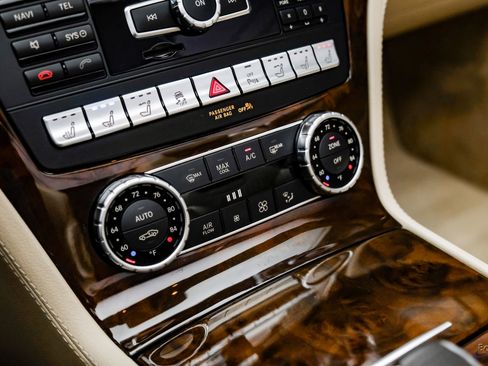 Used 2014 Mercedes-Benz SL 550 image 73