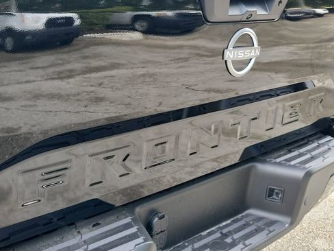 New 2025 Nissan Frontier SV w/ SV Convenience Package image 10