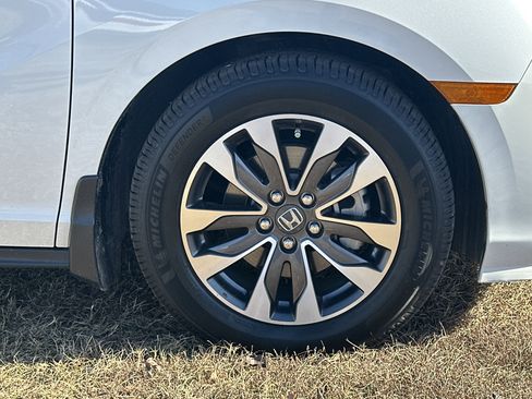 Used 2023 Honda Odyssey EX-L image 13