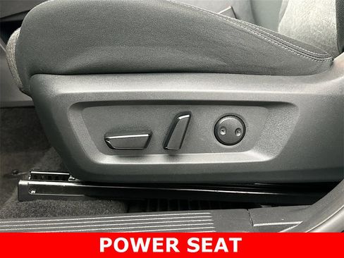 Used 2024 Nissan Rogue SV image 8