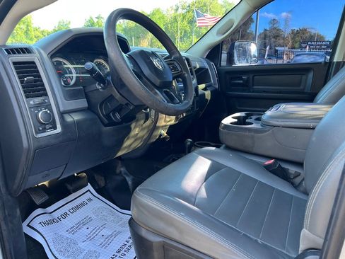 Used 2018 RAM 3500 Tradesman w/ Chrome Appearance Group AWD/4WD image 16