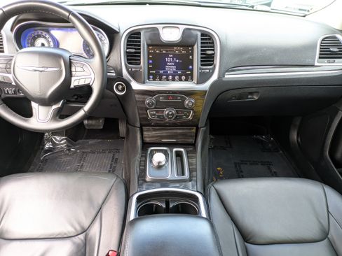 Used 2015 Chrysler 300 Limited image 15