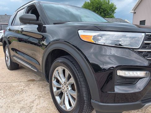 Used 2022 Ford Explorer XLT AWD/4WD image 28
