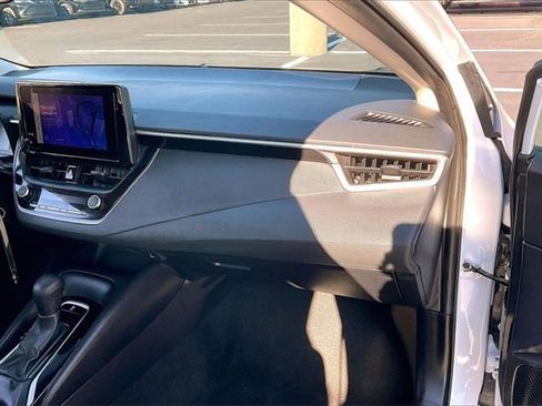 Used 2024 Toyota Corolla LE image 16
