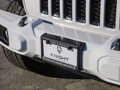 Used 2023 Jeep Gladiator Overland image 6