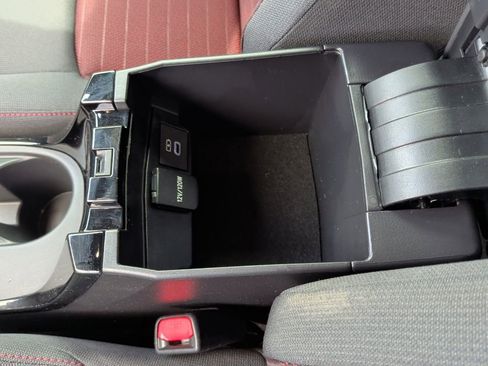 Used 2025 Toyota Corolla SE FWD image 29