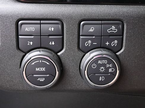 Used 2023 Chevrolet Silverado 1500 High Country AWD/4WD image 19