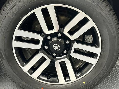 Certified 2024 Toyota 4Runner Limited AWD/4WD image 18