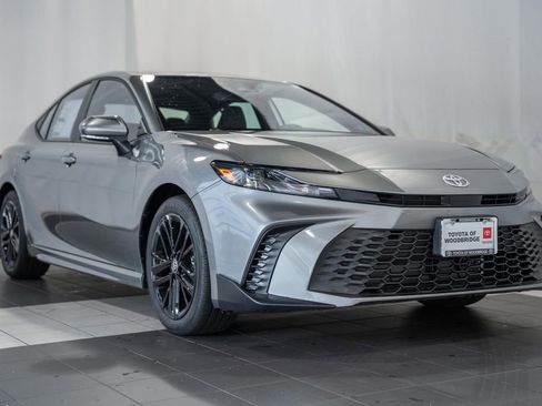 New 2026 Toyota Camry SE FWD image 1