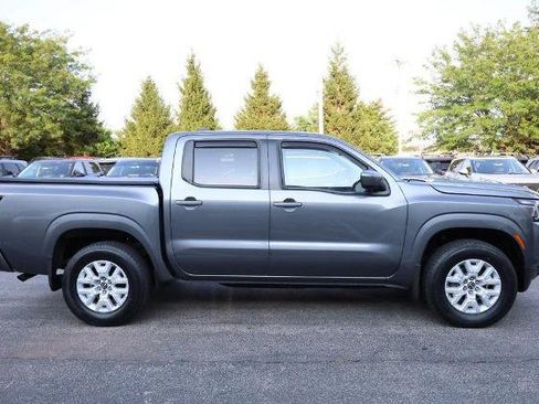 Used 2022 Nissan Frontier SV w/ Technology Package AWD/4WD image 5