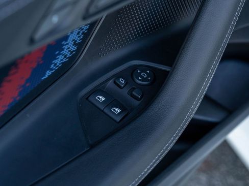 Used 2025 BMW M2 w/ Lighting Package image 19