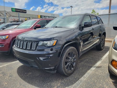 Used 2019 Jeep Grand Cherokee Altitude AWD/4WD image 1
