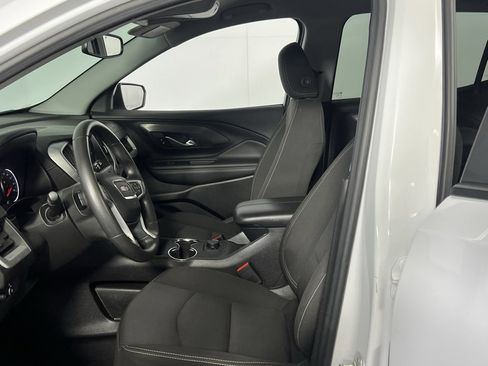 Used 2024 GMC Terrain SLE image 21