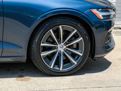 Used 2021 Volvo S60 T5 Momentum image 47